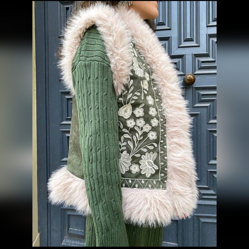 Floral Embroidery Faux Fur Splice Sleeveless Jacket - Picture 3 of 3